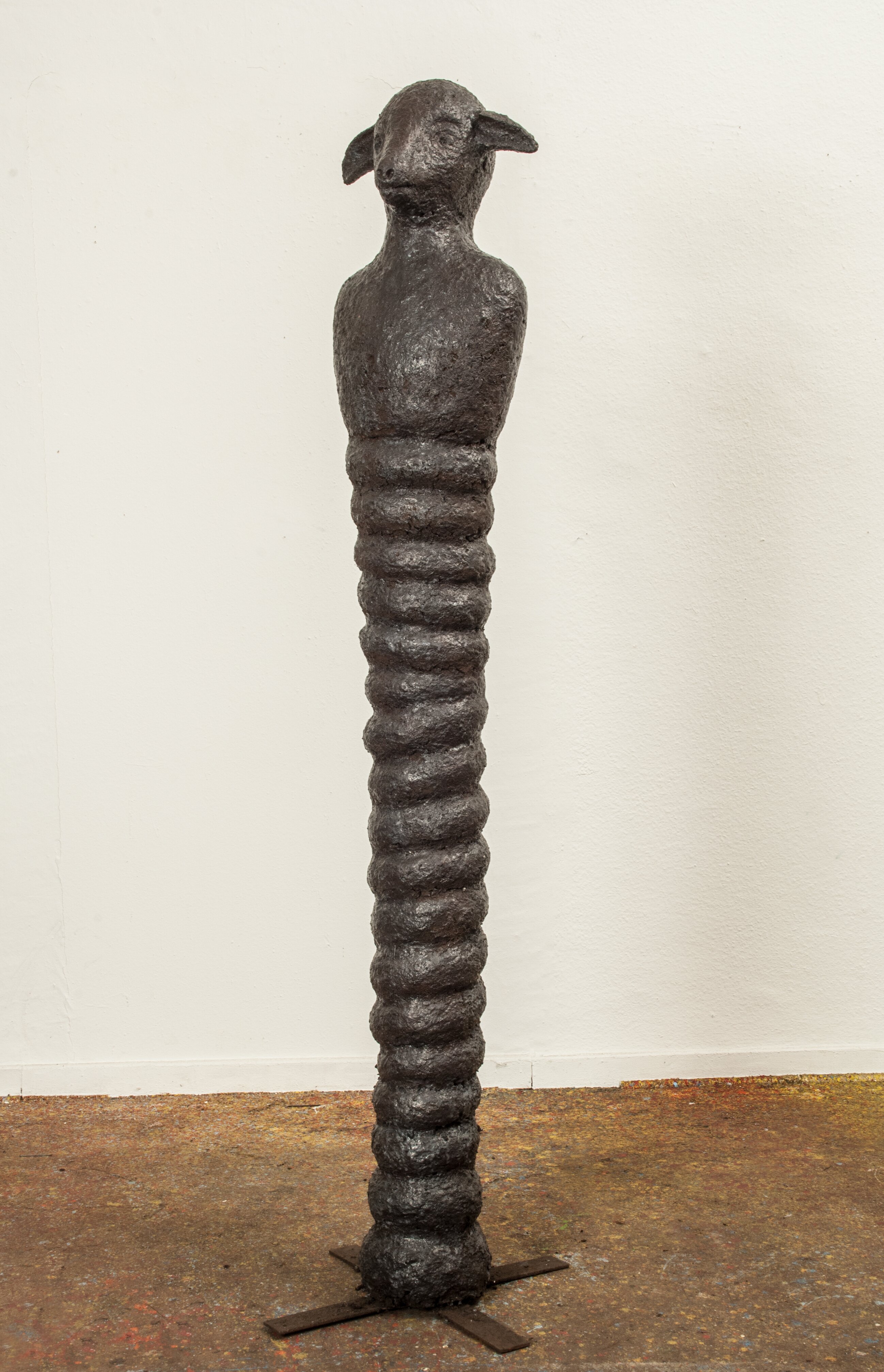 großes schaf, 2017, modell für bronze, höhe ca. 1174cm – Werk von Maria Lehnen